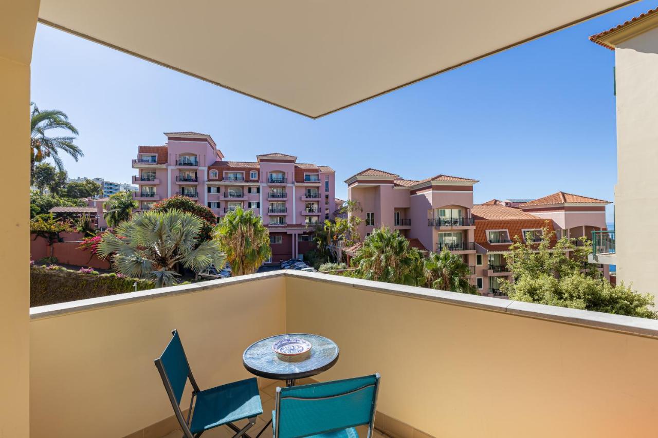 Atlantic Ocean View Apartment ฟุงชาล ภายนอก รูปภาพ
